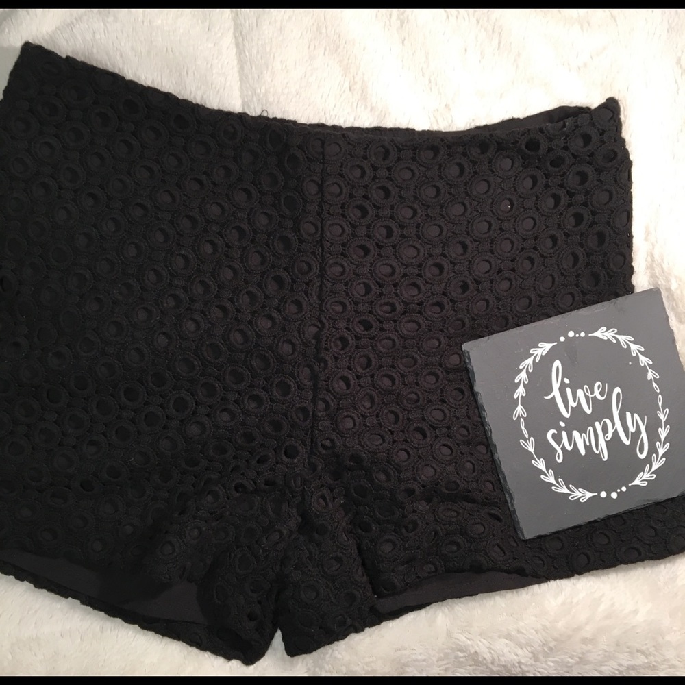 BANANA REPUBLIC CIRCLE PRINTED SHORTS ⭕️ ⭕️